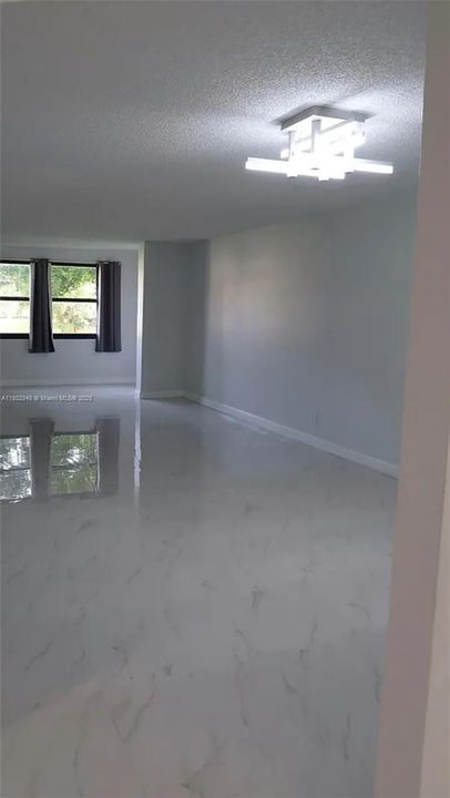 For Sale: $230,000 (2 beds, 2 baths, 1170 Square Feet)