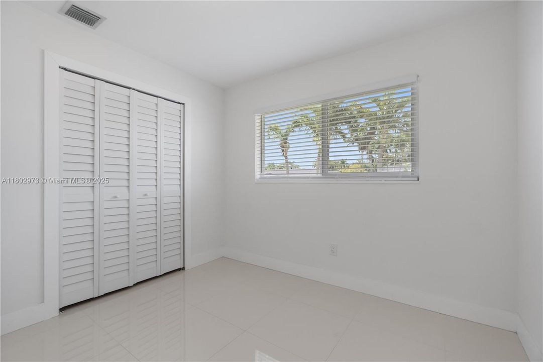 Recientemente alquilado: $4,900 (4 camas, 2 baños, 1740 Pies cuadrados)