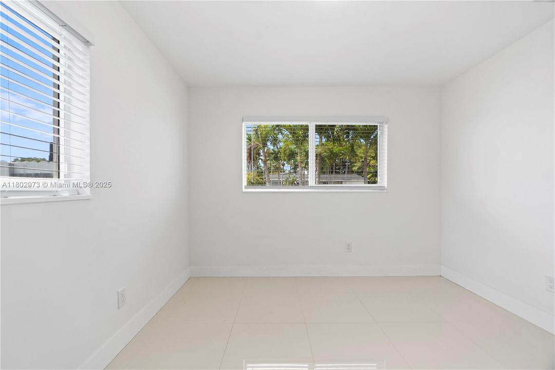 Recientemente alquilado: $4,900 (4 camas, 2 baños, 1740 Pies cuadrados)