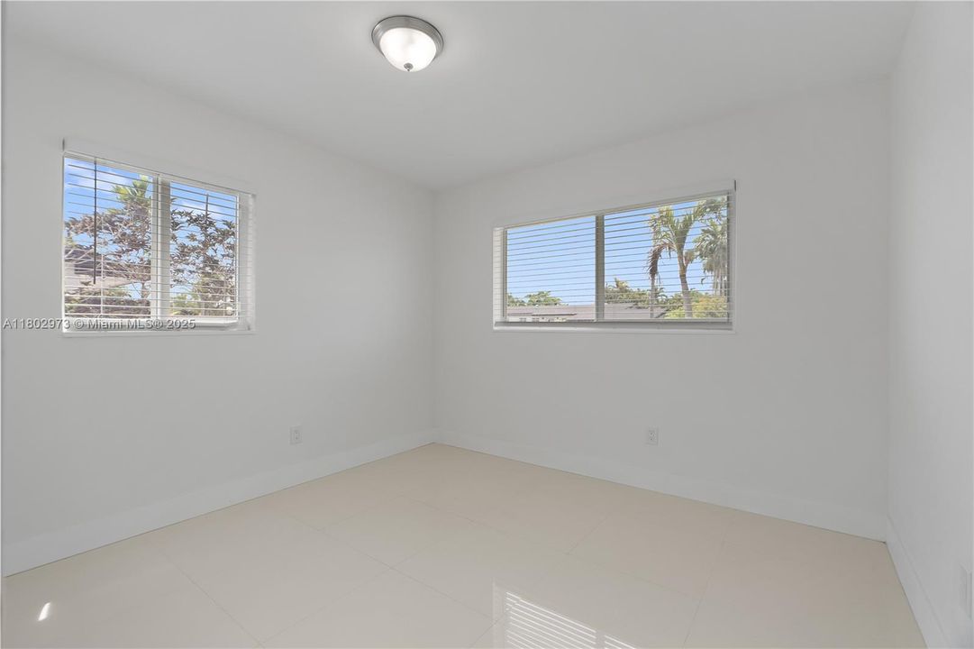 Recientemente alquilado: $4,900 (4 camas, 2 baños, 1740 Pies cuadrados)