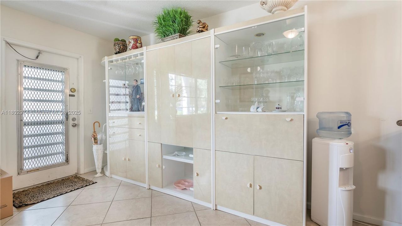 На продажу: $88,900 (1 спален, 1 ванн, 719 Квадратных фут)