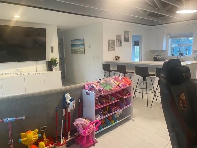 На продажу: $425,000 (3 спален, 1 ванн, 1289 Квадратных фут)