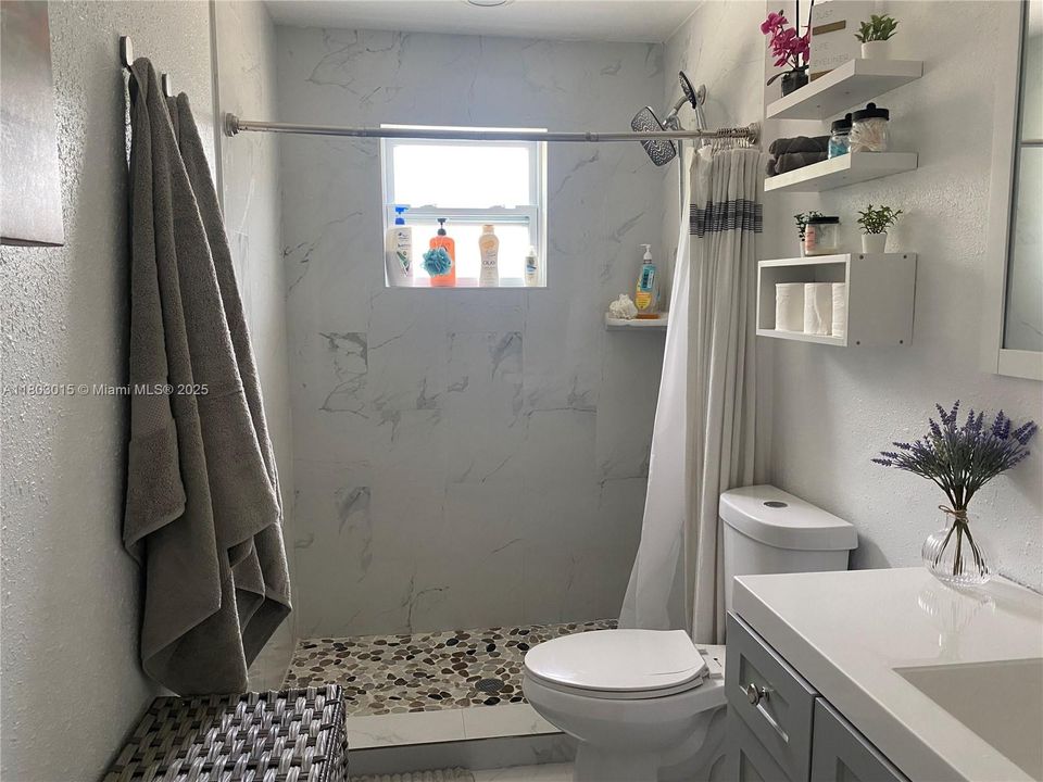 На продажу: $425,000 (3 спален, 1 ванн, 1289 Квадратных фут)