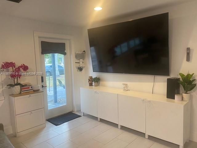 На продажу: $425,000 (3 спален, 1 ванн, 1289 Квадратных фут)