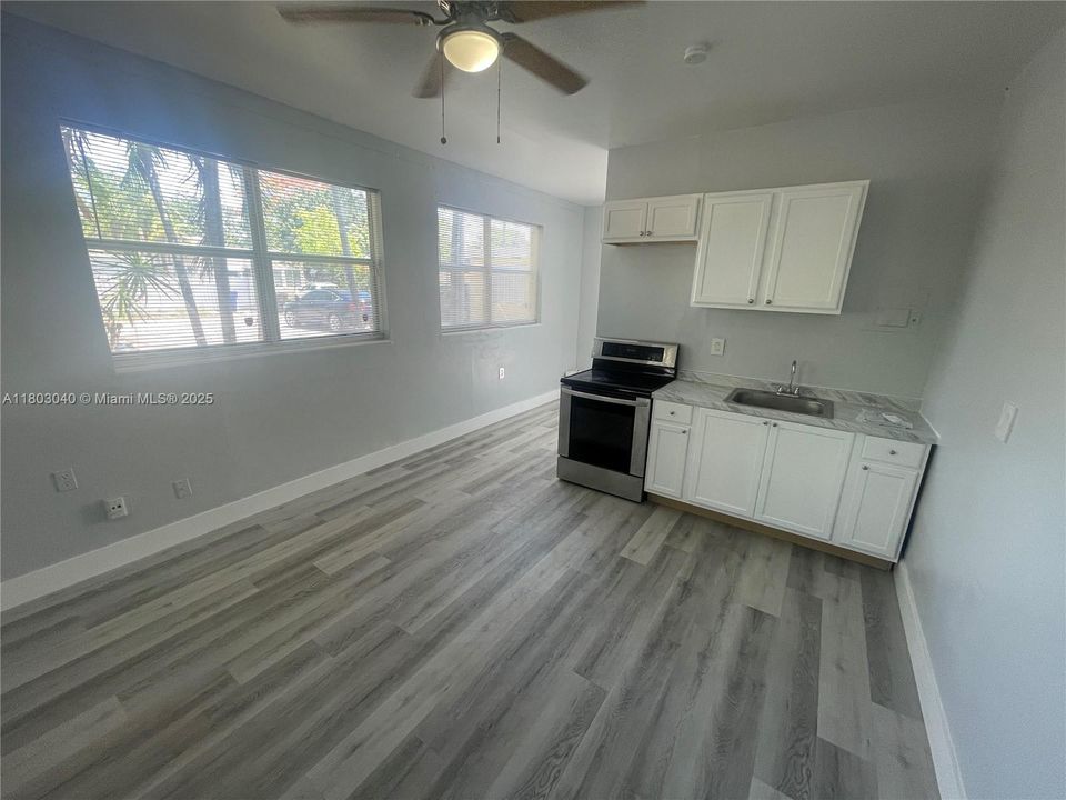 合同活跃: $1,095 (0 贝兹, 1 浴室, 500 平方英尺)