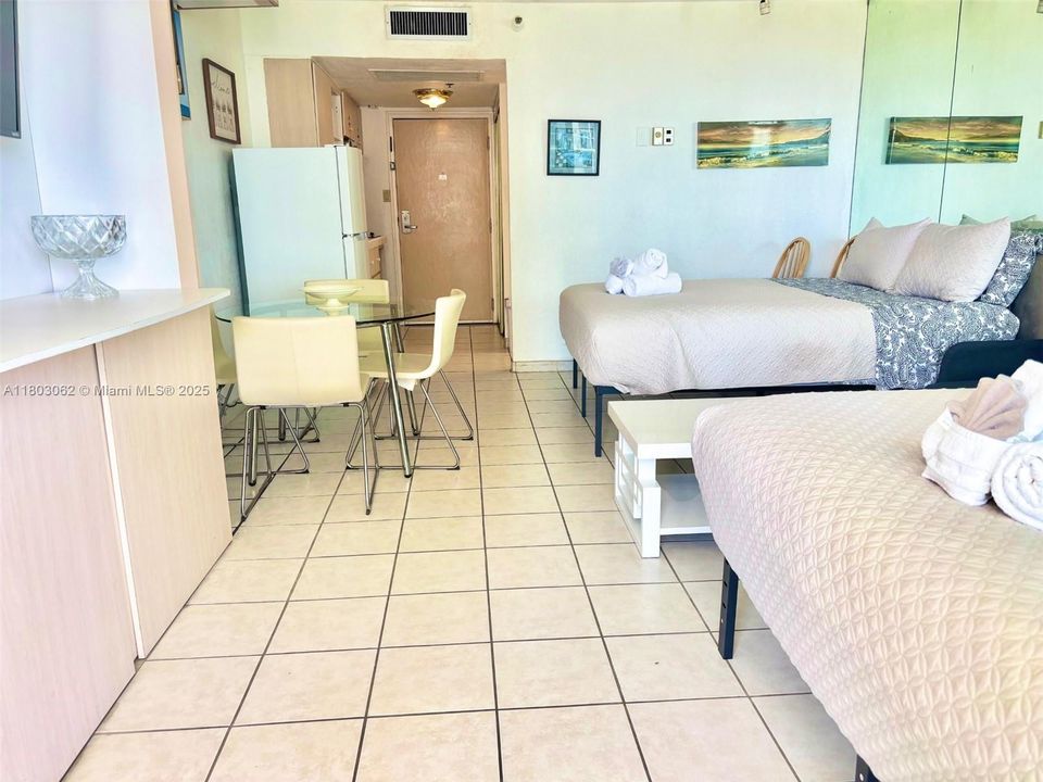 На продажу: $189,900 (0 спален, 1 ванн, 360 Квадратных фут)