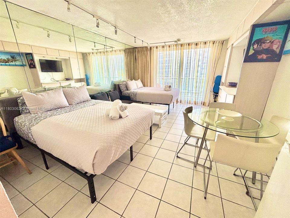 На продажу: $189,900 (0 спален, 1 ванн, 360 Квадратных фут)