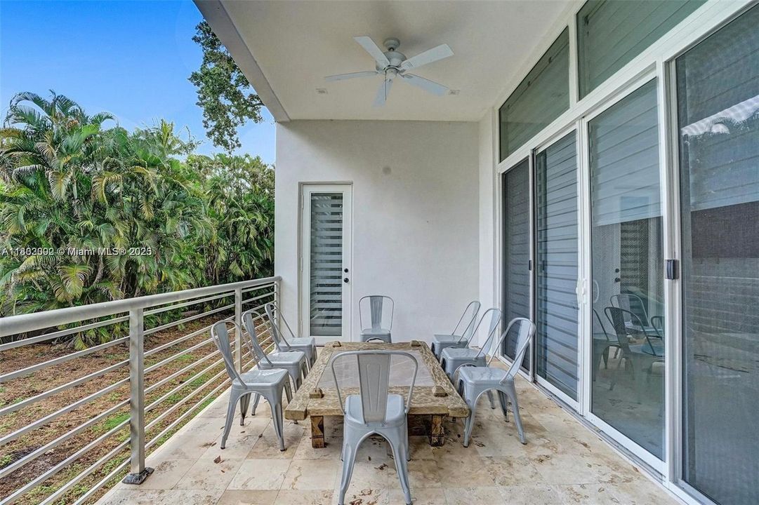 Недавно арендовано: $11,995 (5 спален, 3 ванн, 2127 Квадратных фут)