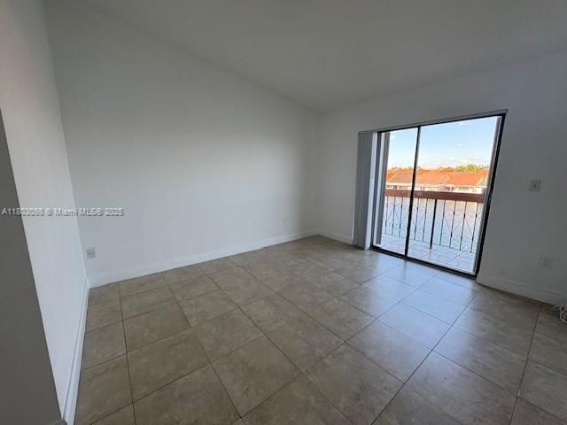 Недавно арендовано: $2,000 (2 спален, 1 ванн, 993 Квадратных фут)