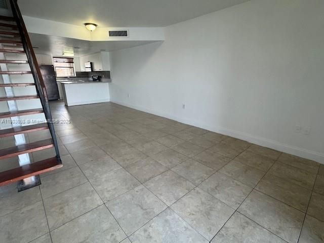 Недавно арендовано: $2,000 (2 спален, 1 ванн, 993 Квадратных фут)