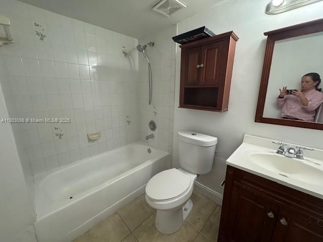 Недавно арендовано: $2,000 (2 спален, 1 ванн, 993 Квадратных фут)