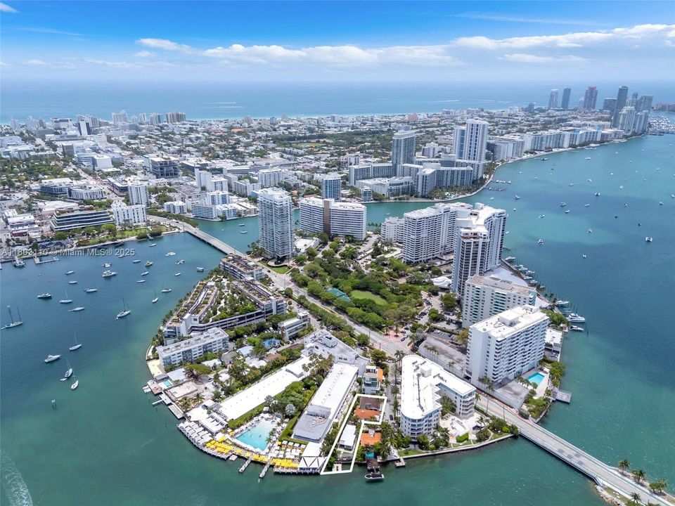待售: $14,000,000 (0.24 acres)