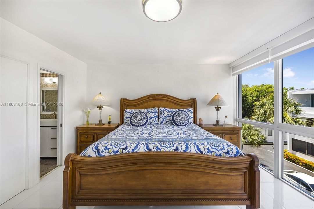 Vendido Recientemente: $615,000 (2 camas, 2 baños, 1230 Pies cuadrados)