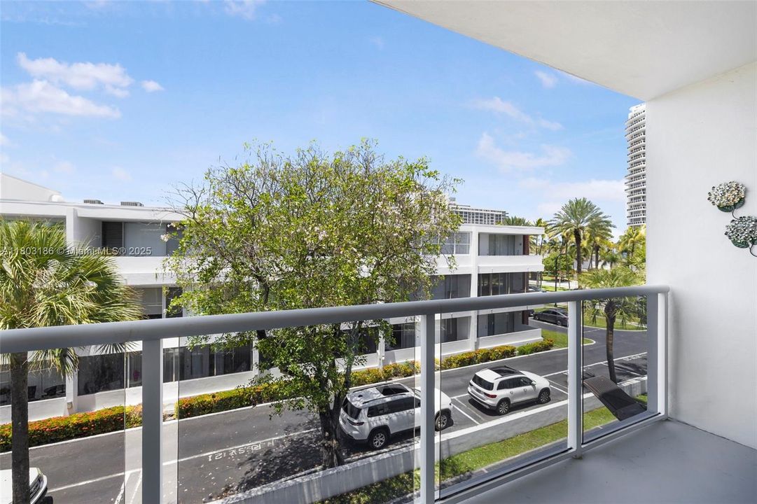 Vendido Recientemente: $615,000 (2 camas, 2 baños, 1230 Pies cuadrados)