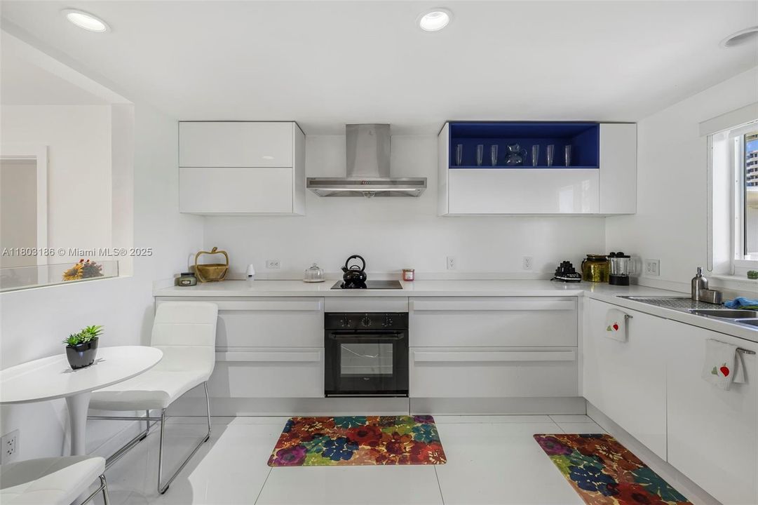 Vendido Recientemente: $615,000 (2 camas, 2 baños, 1230 Pies cuadrados)