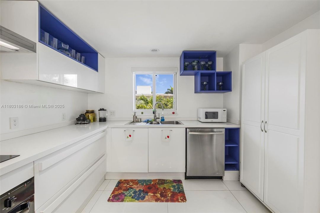 Vendido Recientemente: $615,000 (2 camas, 2 baños, 1230 Pies cuadrados)