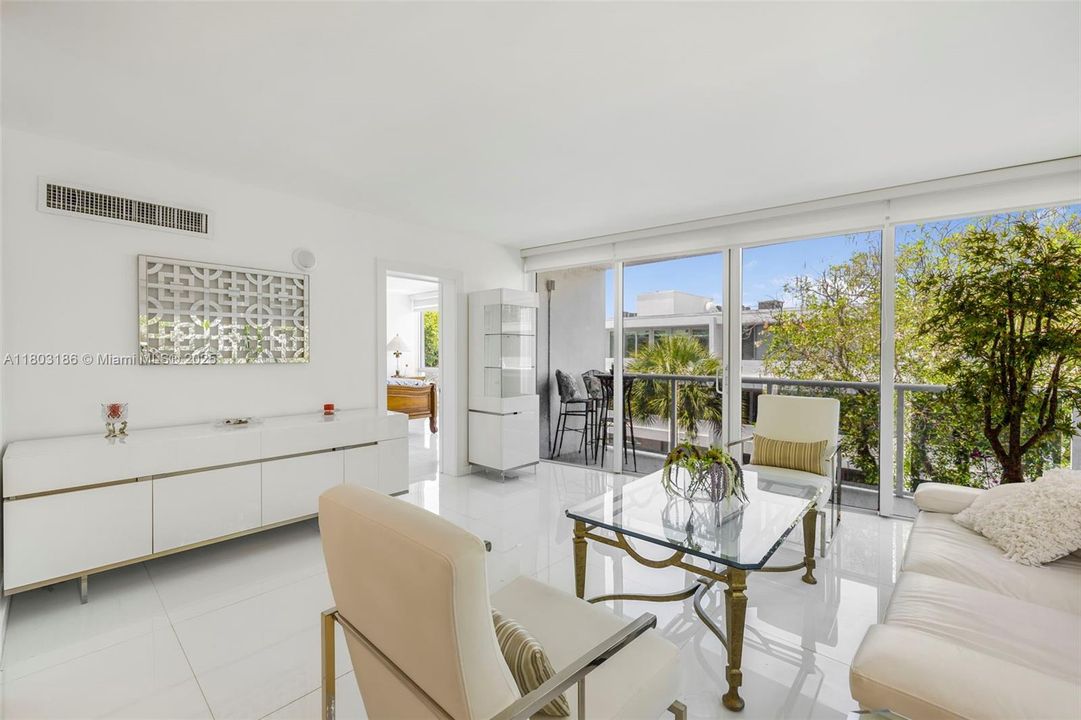 Vendido Recientemente: $615,000 (2 camas, 2 baños, 1230 Pies cuadrados)