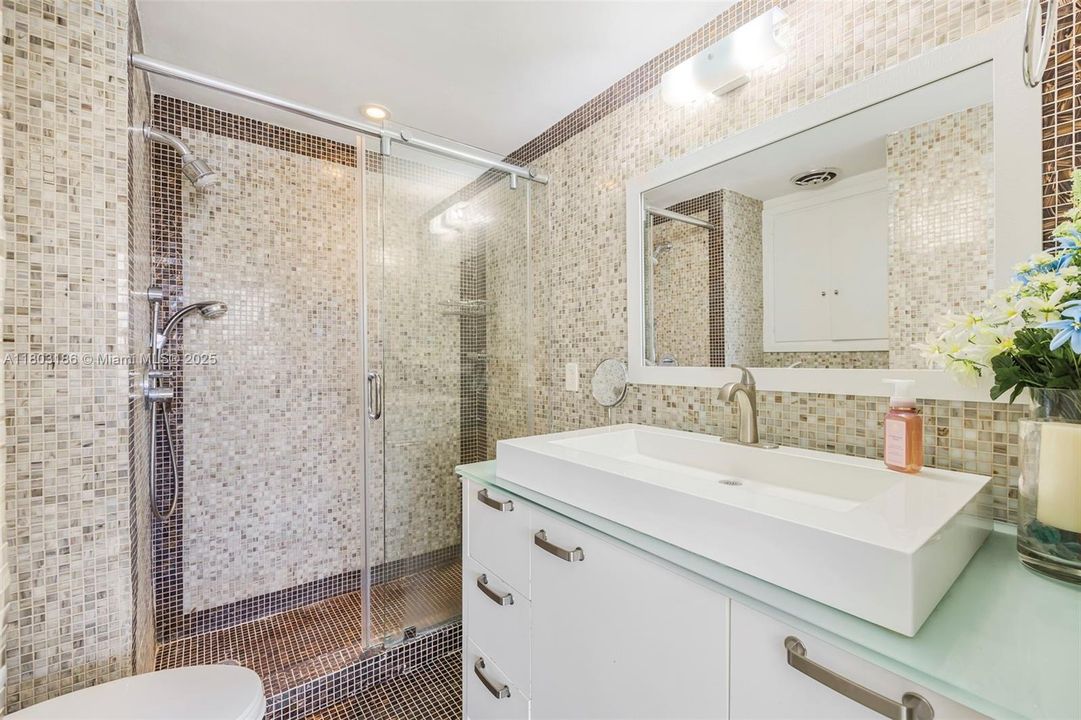 Vendido Recientemente: $615,000 (2 camas, 2 baños, 1230 Pies cuadrados)