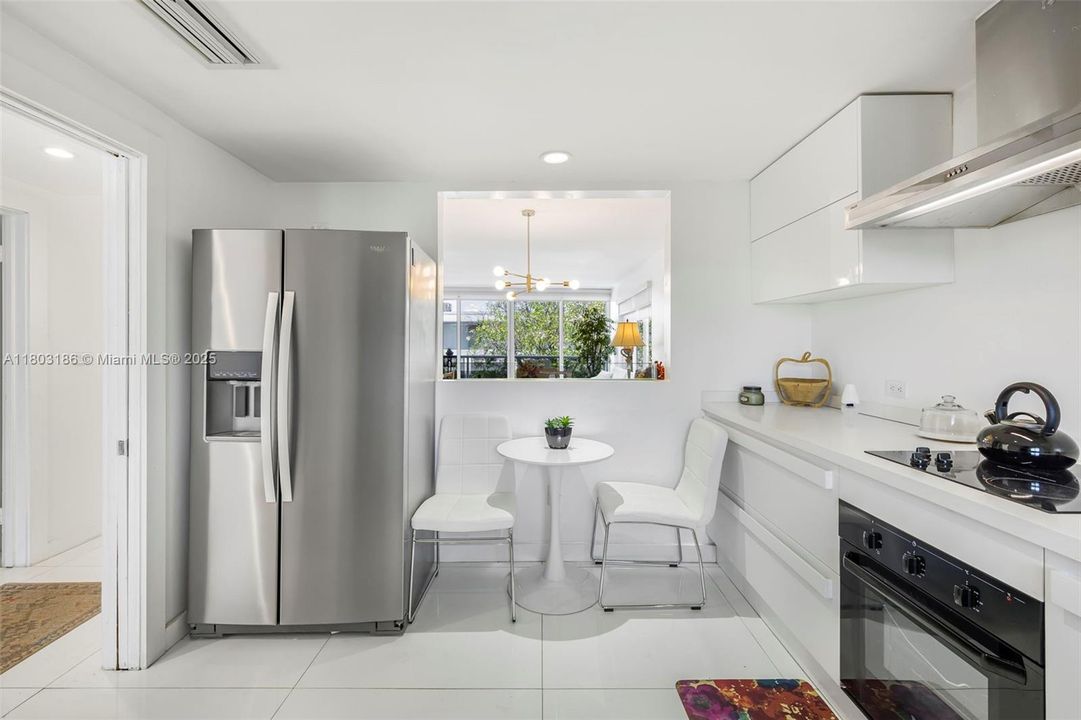 Vendido Recientemente: $615,000 (2 camas, 2 baños, 1230 Pies cuadrados)