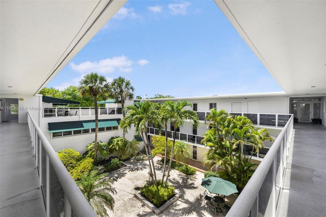 Vendido Recientemente: $615,000 (2 camas, 2 baños, 1230 Pies cuadrados)