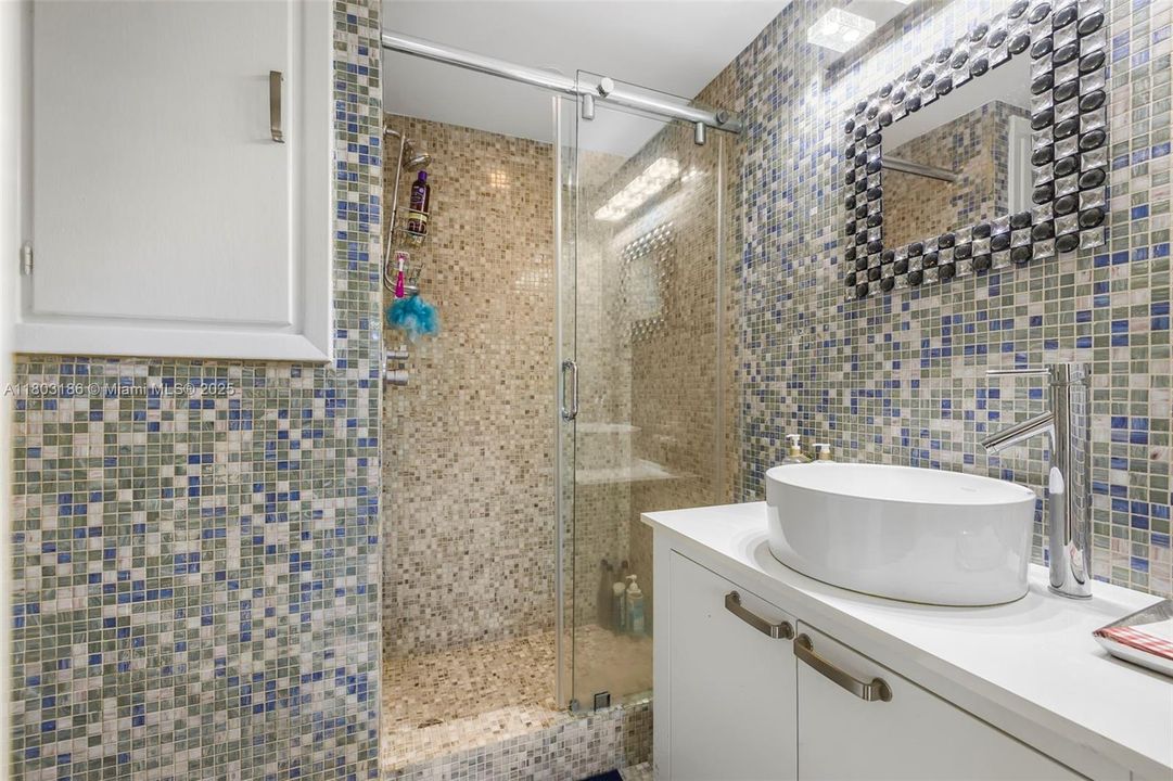 Vendido Recientemente: $615,000 (2 camas, 2 baños, 1230 Pies cuadrados)