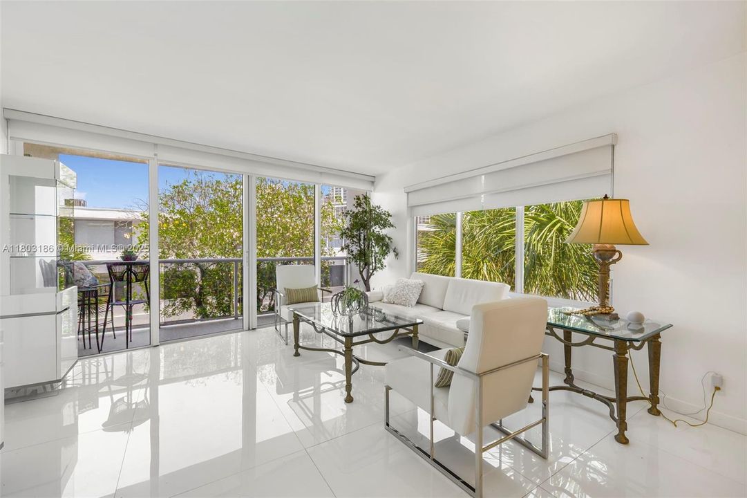 Vendido Recientemente: $615,000 (2 camas, 2 baños, 1230 Pies cuadrados)