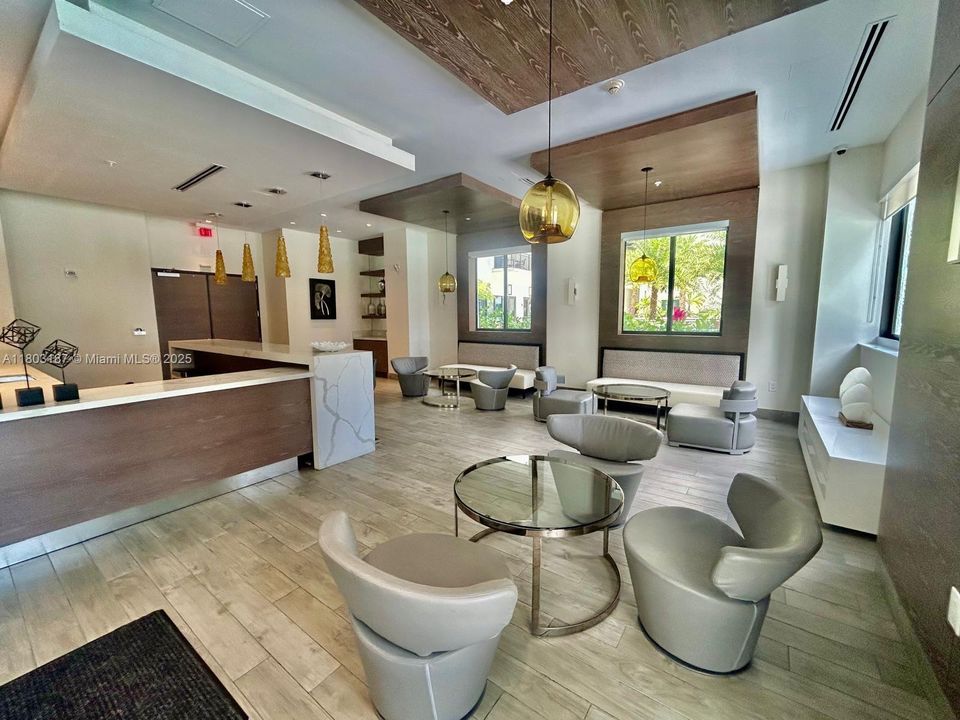 最近售出: $475,000 (1 贝兹, 1 浴室, 945 平方英尺)