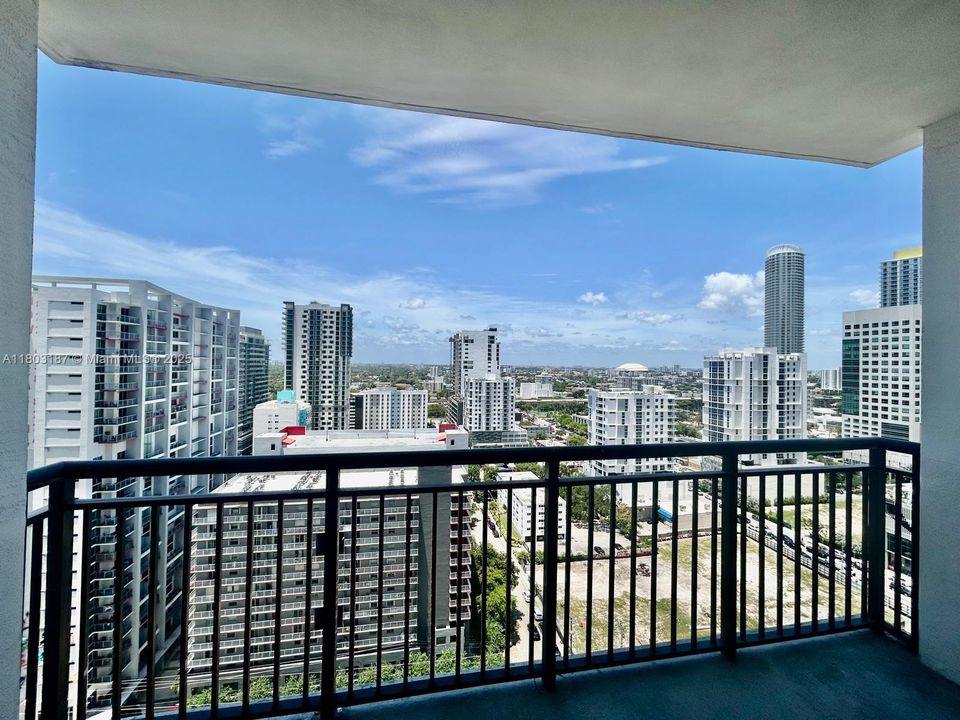 最近售出: $475,000 (1 贝兹, 1 浴室, 945 平方英尺)