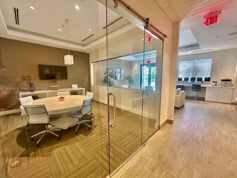 最近售出: $475,000 (1 贝兹, 1 浴室, 945 平方英尺)