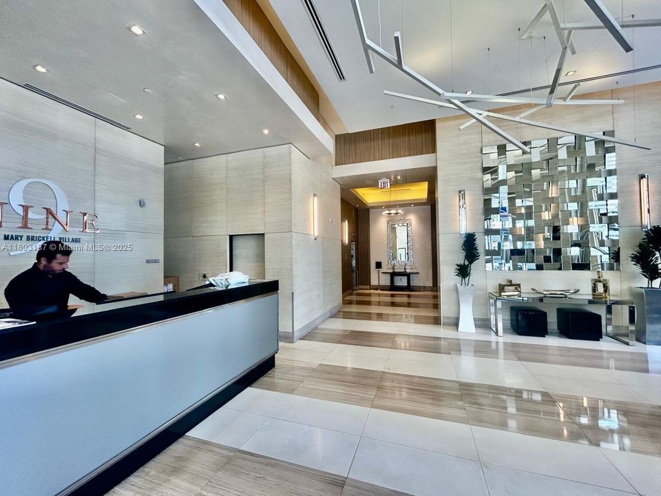 最近售出: $475,000 (1 贝兹, 1 浴室, 945 平方英尺)