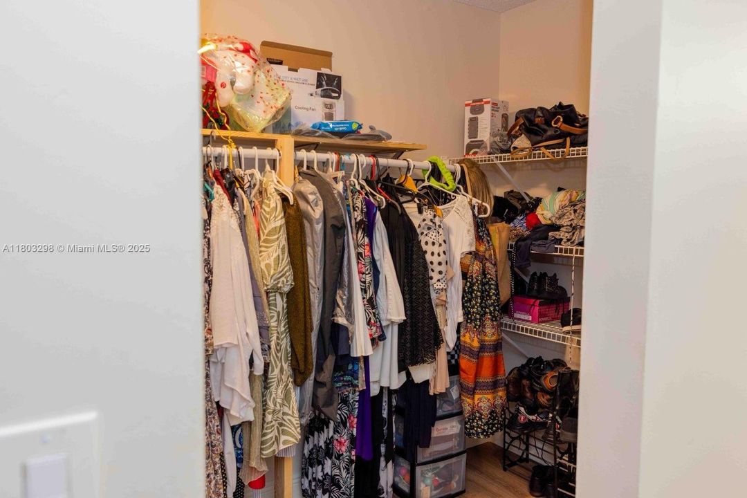 最近售出: $184,900 (2 贝兹, 2 浴室, 1103 平方英尺)