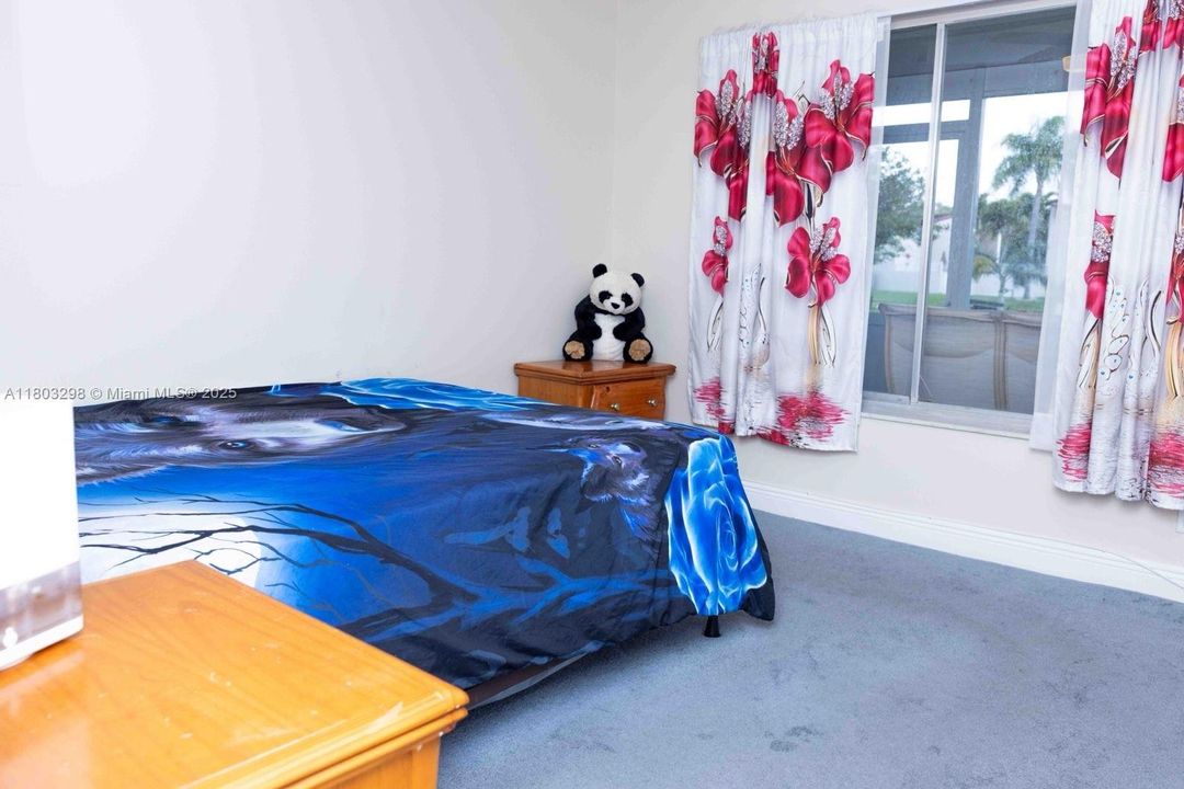 最近售出: $184,900 (2 贝兹, 2 浴室, 1103 平方英尺)