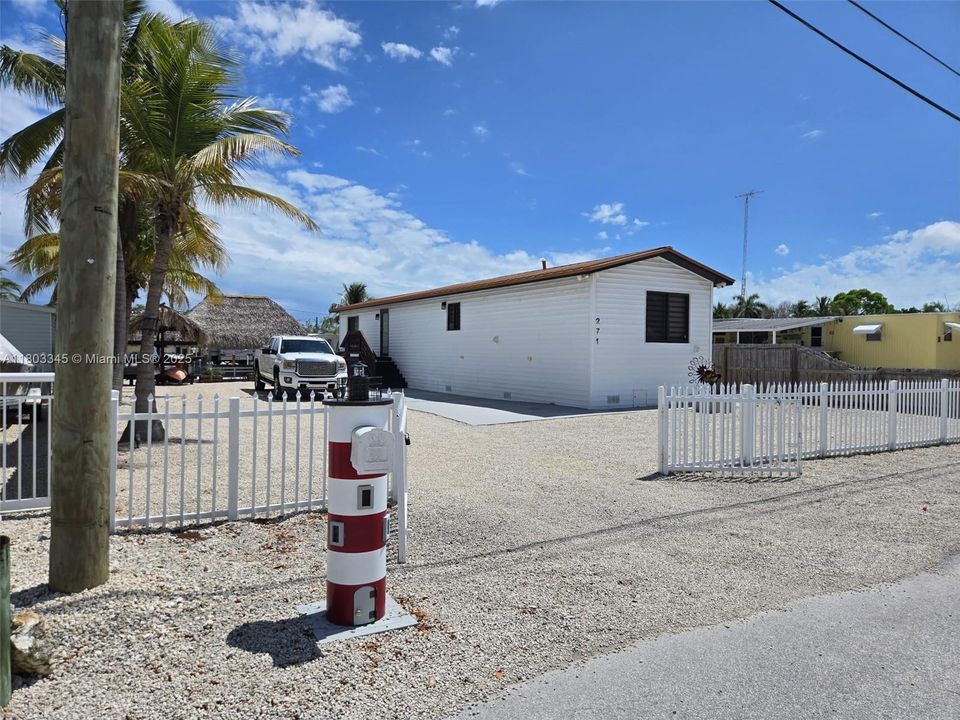 最近售出: $805,000 (2 贝兹, 2 浴室, 882 平方英尺)