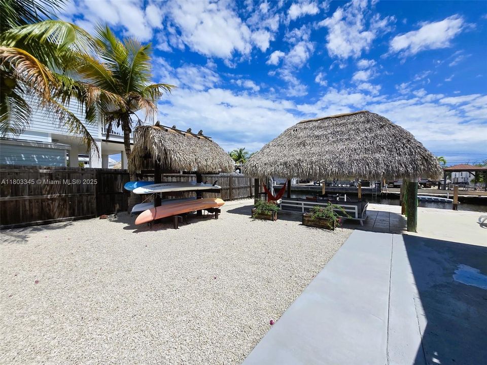 最近售出: $805,000 (2 贝兹, 2 浴室, 882 平方英尺)