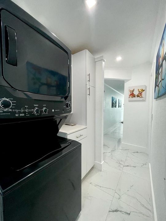 最近售出: $805,000 (2 贝兹, 2 浴室, 882 平方英尺)