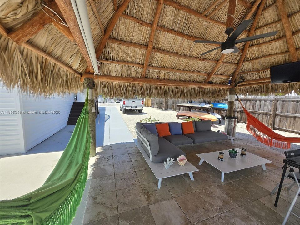 最近售出: $805,000 (2 贝兹, 2 浴室, 882 平方英尺)