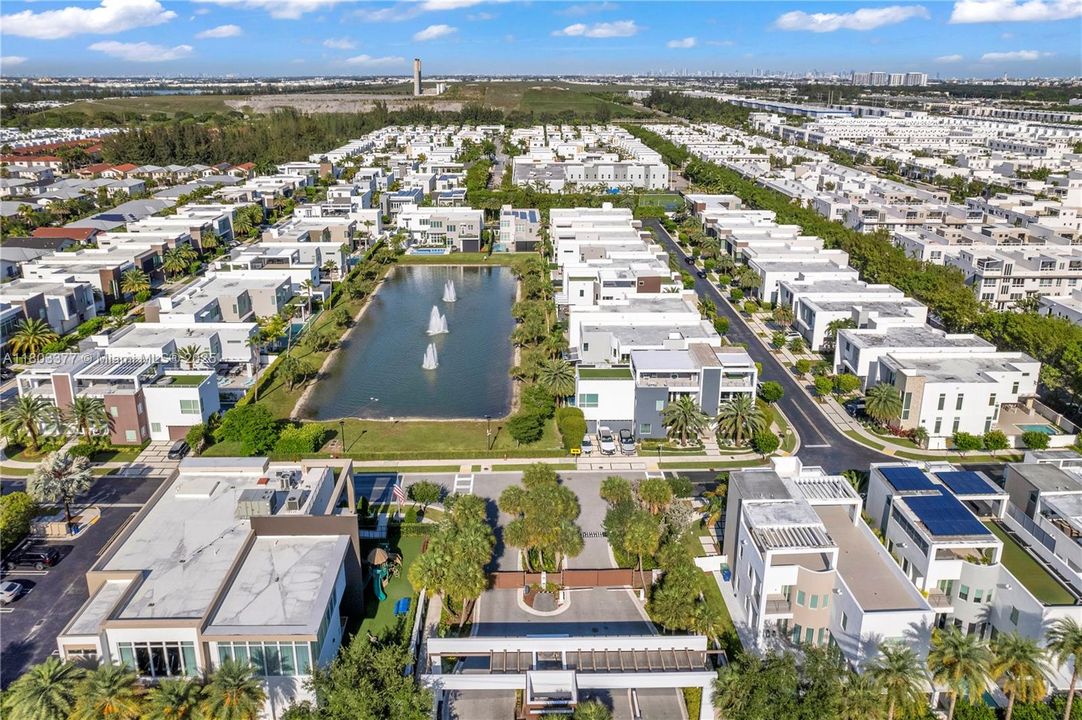 Active With Contract: $2,200,000 (5 beds, 5 baths, 3911 Square Feet)