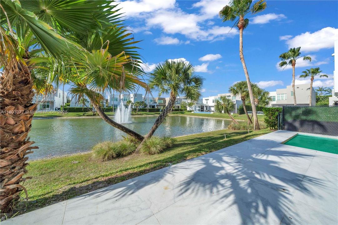 Active With Contract: $2,200,000 (5 beds, 5 baths, 3911 Square Feet)