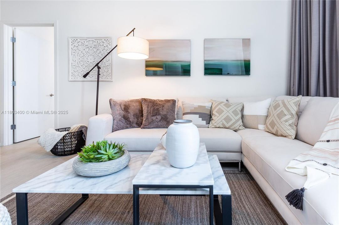 For Rent: $5,500 (2 beds, 2 baths, 1030 Square Feet)