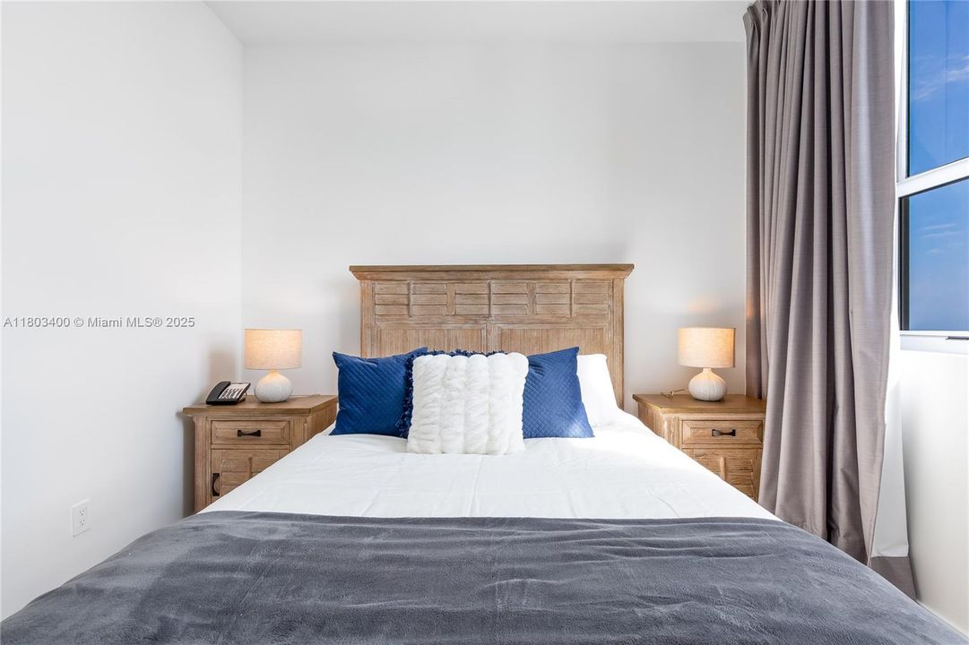 For Rent: $5,500 (2 beds, 2 baths, 1030 Square Feet)