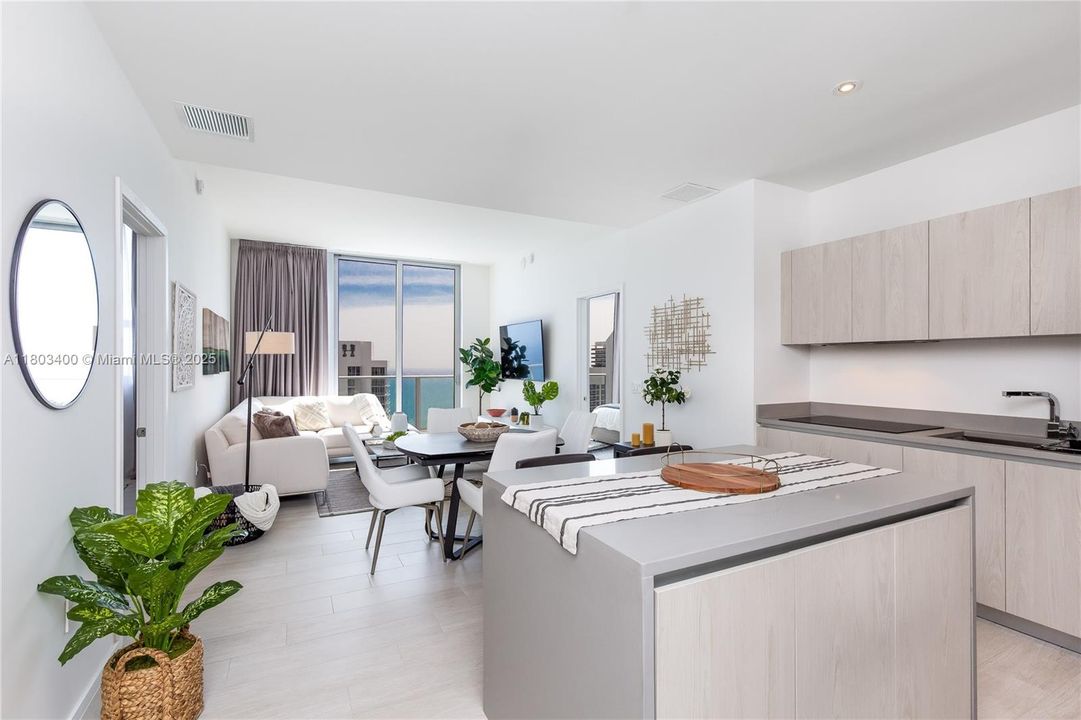 For Rent: $5,500 (2 beds, 2 baths, 1030 Square Feet)