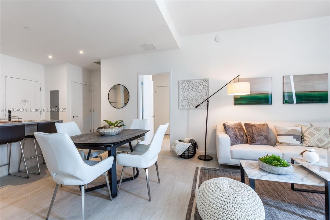 For Rent: $5,500 (2 beds, 2 baths, 1030 Square Feet)