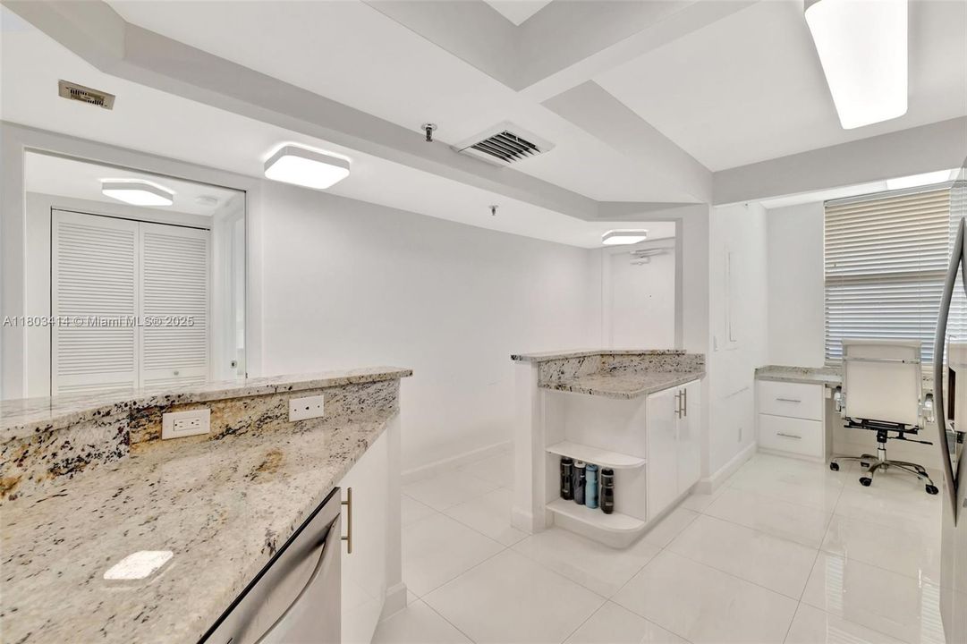 For Sale: $625,000 (2 beds, 2 baths, 1346 Square Feet)