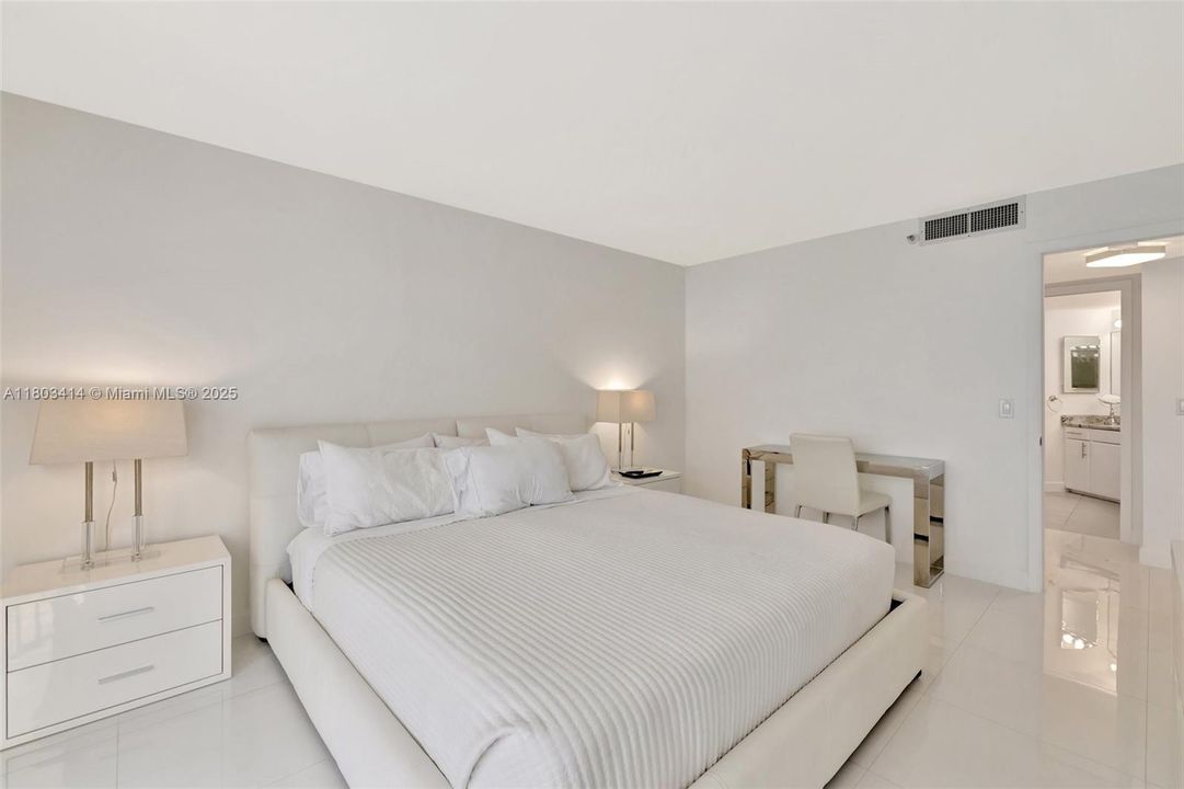 For Sale: $625,000 (2 beds, 2 baths, 1346 Square Feet)