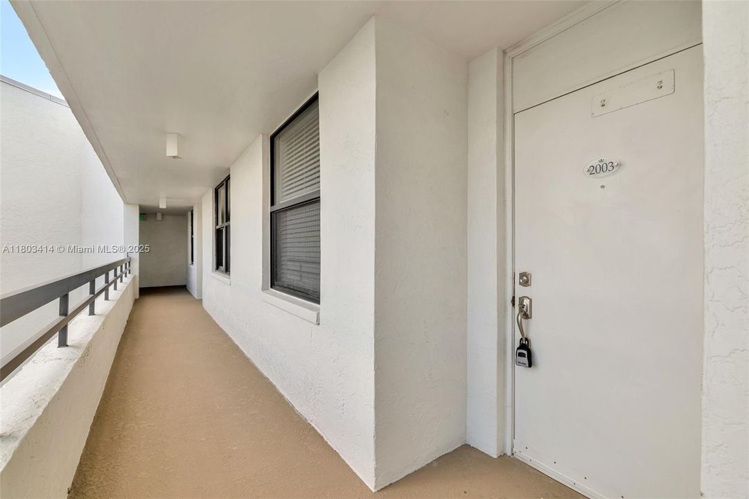 For Sale: $625,000 (2 beds, 2 baths, 1346 Square Feet)