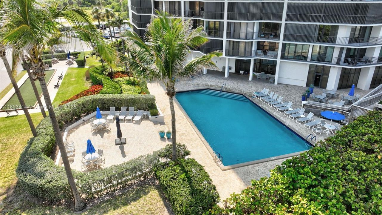 For Sale: $625,000 (2 beds, 2 baths, 1346 Square Feet)