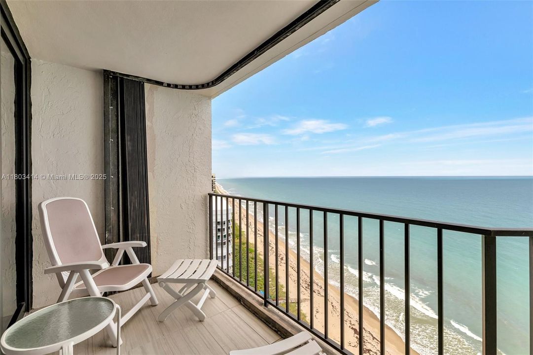 For Sale: $625,000 (2 beds, 2 baths, 1346 Square Feet)