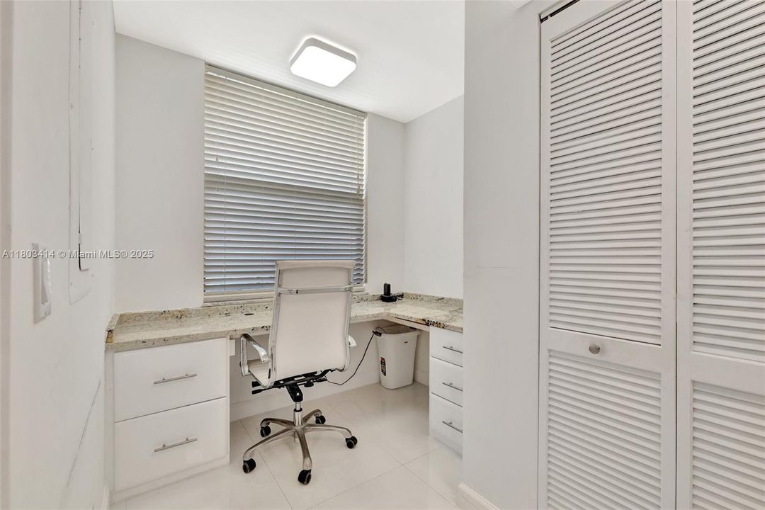 For Sale: $625,000 (2 beds, 2 baths, 1346 Square Feet)