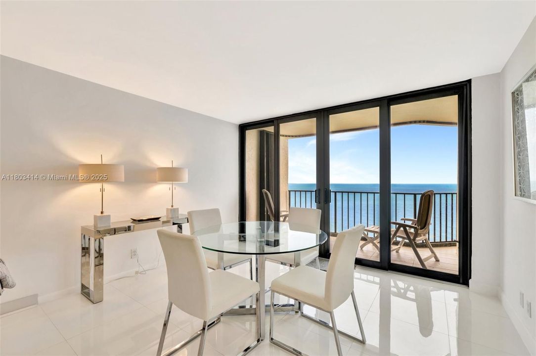 For Sale: $625,000 (2 beds, 2 baths, 1346 Square Feet)