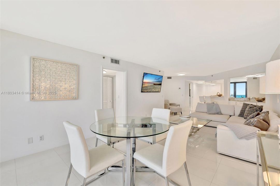 For Sale: $625,000 (2 beds, 2 baths, 1346 Square Feet)